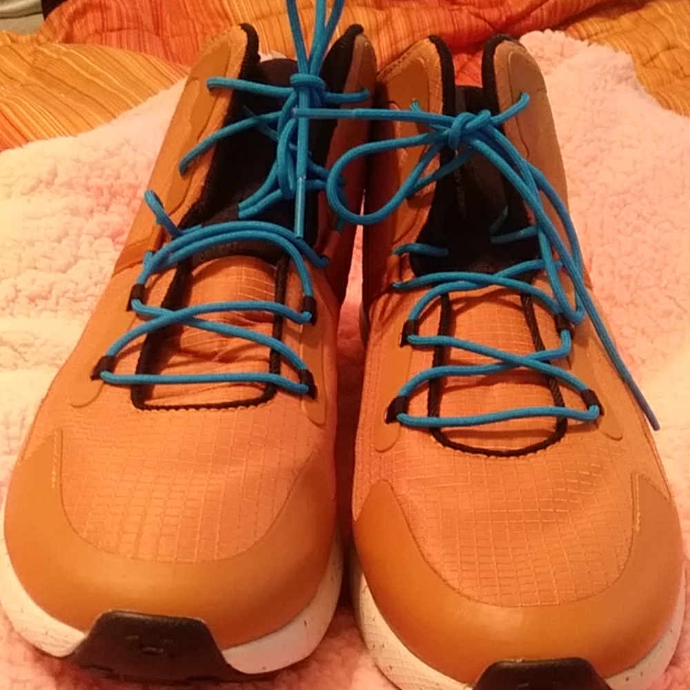 Shoes - Picture 2 of 5